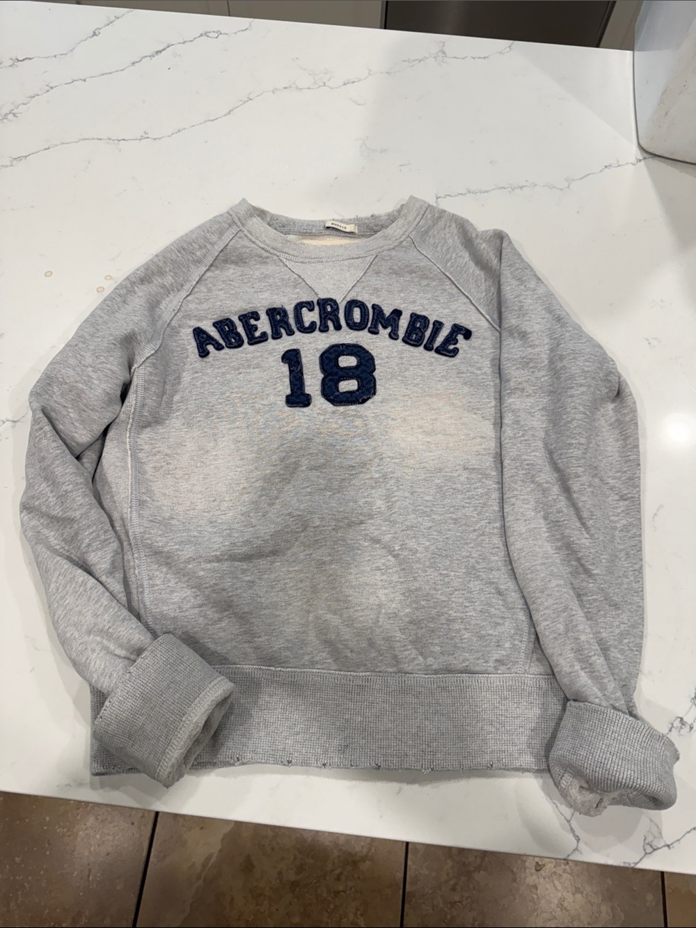 Abercrombie & Fitch Light Gray Crewneck Muscle Slim fit vintage sweatshirt.